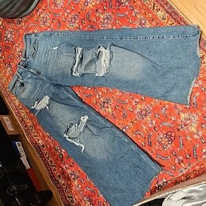 HOLISTER Extreme baggy ripped jeans,  size 7R .💙